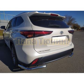 Защита заднего бампера угловая d60 Папа Тюнинг для Toyota Highlander 2021-
