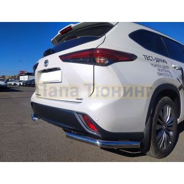 Защита заднего бампера угловая d60 Папа Тюнинг для Toyota Highlander 2021-