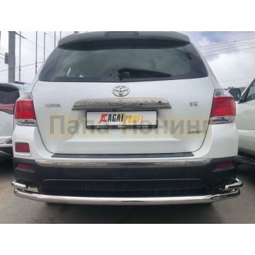 Защита заднего бампера угловая большая двойная d60/42 Папа Тюнинг для Toyota Highlander 2010-2014