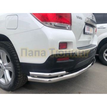 Защита заднего бампера угловая большая двойная d60/42 Папа Тюнинг для Toyota Highlander 2010-2014