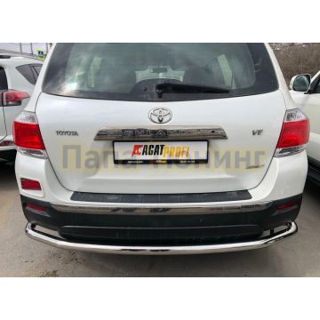Защита заднего бампера угловая большая d60 Папа Тюнинг для Toyota Highlander 2010-2014