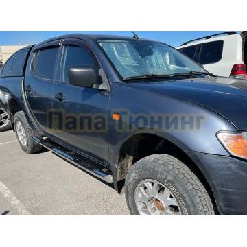 Пороги труба с проступью d76 Папа Тюнинг для Mitsubishi L200 2015-2019