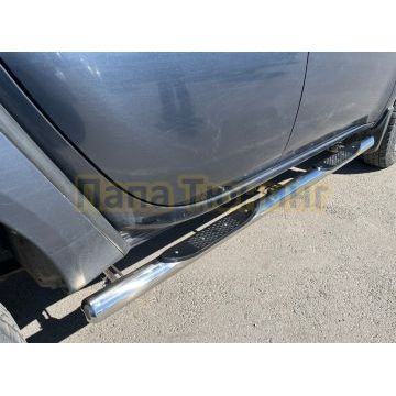 Пороги труба с проступью d76 Папа Тюнинг для Mitsubishi L200 2015-2019