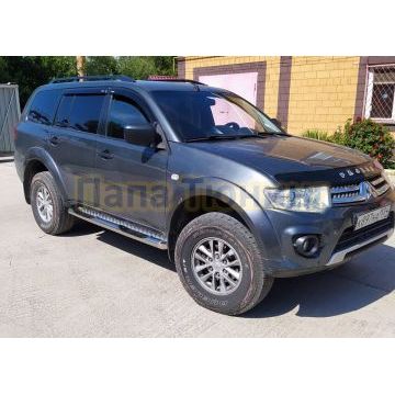 Пороги труба с проступью с алюминиевым листом d76 Папа Тюнинг для Mitsubishi Pajero Sport 2008-2015