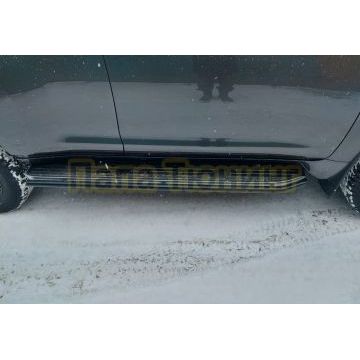 Защита штатного порога сбоку с покрытием "раптор" Папа Тюнинг d42 для Toyota Land Cruiser Prado 150 2017-