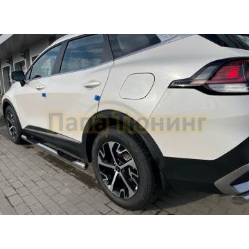 Пороги труба с проступью d76 Папа Тюнинг для Kia Sportage 5 2022- комплектация GT-Line (кроме комплектации Style и X-Line)