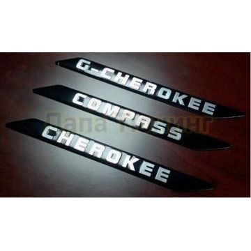 Пороги алюминиевые серебристые с логотипом OEM Tuning для Jeep Cherokee 2014-2018