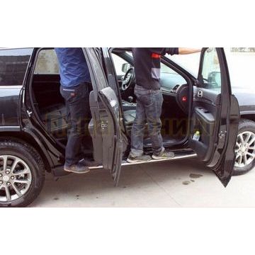 Пороги алюминиевые серебристые с логотипом OEM Tuning для Jeep Grand Cherokee 2010-