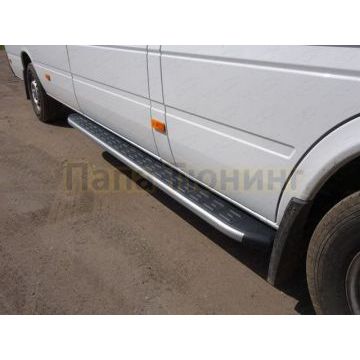 Порог алюминиевый ТСС с накладкой серебристый для Mercedes-Benz Sprinter 2014-