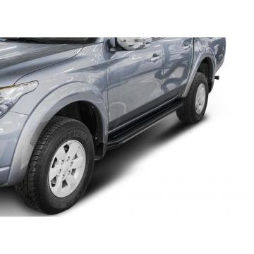 Пороги алюминиевые Rival Black-Premium для Mitsubishi L200/Fiat Fullback 2006-