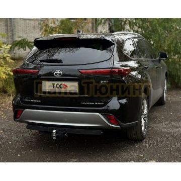 Фаркоп (Black надпись Highlander, шар E нерж.) ТСС для Toyota Highlander IV 2019- (Китай)
