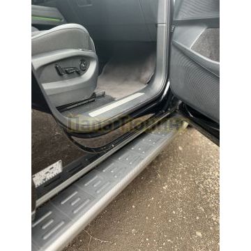 Пороги алюминиевые с пластиковой накладкой (карбон серые) 2020 мм ТСС для Volkswagen Teramont Pro 2025- (Китай)