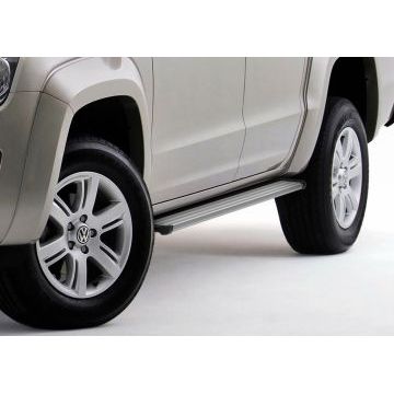 Пороги алюминиевые Slim Line Silver для Volkswagen Amarok 2010-2016