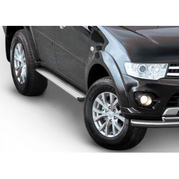 Пороги алюминиевые Slim Line Silver для Mitsubishi Pajero Sport 2008-2016