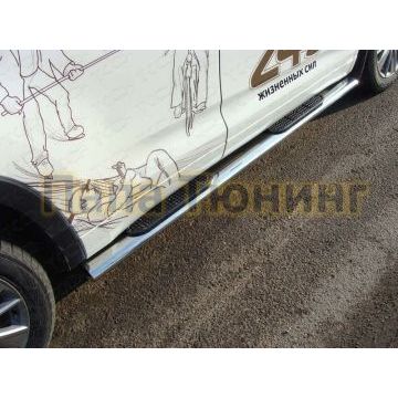 Пороги труба овальная с накладками 120х60 мм ТСС для Toyota Highlander 2017-2020