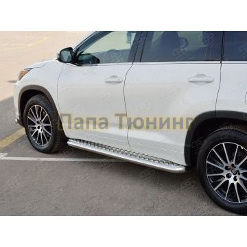 Пороги с площадкой алюминиевый лист d57 вариант 2 РусСталь для Toyota Highlander 2017-2020