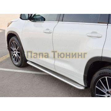 Пороги с площадкой нержавеющий лист 42 мм РусСталь для Toyota Highlander 2017-2020