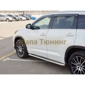 Пороги с площадкой нержавеющий лист 42 мм РусСталь для Toyota Highlander 2017-2020