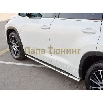 Пороги труба овальная с проступью 75х42 мм РусСталь для Toyota Highlander 2017-2020