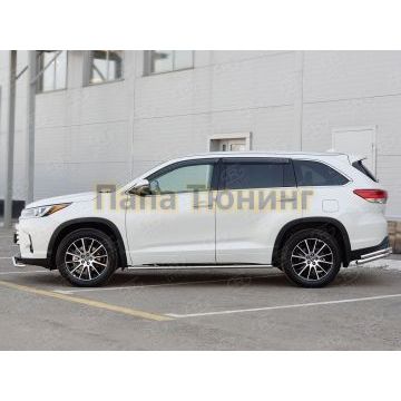 Пороги труба овальная с проступью 75х42 мм РусСталь для Toyota Highlander 2017-2020