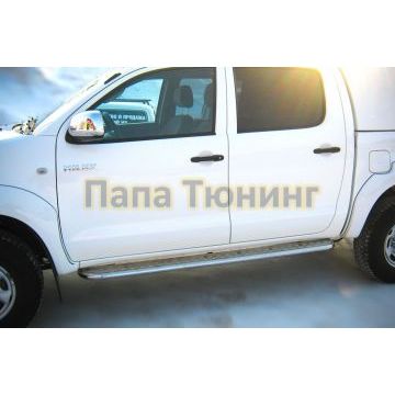 Пороги с площадкой алюминиевый лист d42 РусСталь для Toyota Hilux 2008-2015