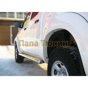 Пороги труба d76 вариант 3 РусСталь для Toyota Hilux 2008-2015