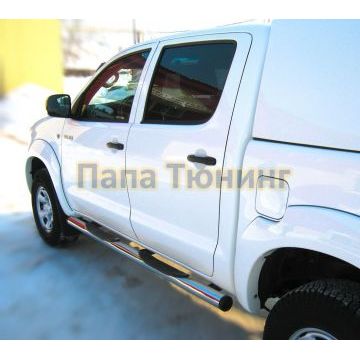 Пороги труба d 76 с накладками вариант 2 РусСталь для Toyota Hilux 2008-2015
