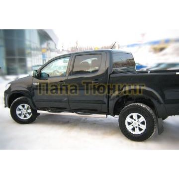Пороги труба d76 с накладками вариант 3 РусСталь для Toyota Hilux 2008-2015