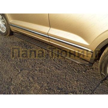 Пороги алюминиевые с накладкой ТСС чёрные для Volkswagen Touareg 2018- Пороги алюминиевые с накладкой ТСС чёрные для Volkswagen Touareg 2018-