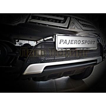 Защита радиатора Arbori черная сота 15 мм для Mitsubishi Pajero Sport 2013-2016