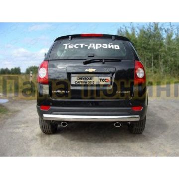 Защита заднего бампера овальная центральная 75х42 мм ТСС для Chevrolet Captiva 2011-2013