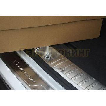 Накладка на задний бампер с логотипом OEM Tuning для Hyundai Tucson 2015-2018