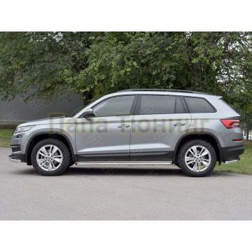 Пороги с площадкой алюминиевый лист d42 вариант 2 РусСталь для Skoda Kodiaq 2017-