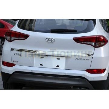 Накладка над номером на крышку багажника с надписью OEM Tuning для Hyundai Tucson 2015-2018
