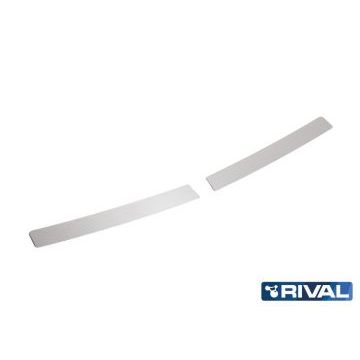 Накладка на задний бампер Rival с надписью для Renault Sandero 2015-