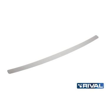 Накладка на задний бампер Rival с надписью для Toyota Camry 2014-2018