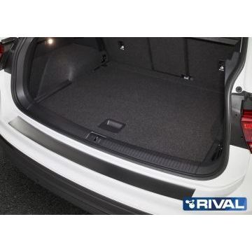 Накладка на задний бампер Rival с надписью для Volkswagen Tiguan 2016-