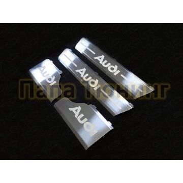 Накладки на пороги шлифованный лист надпись Audi ТСС для Audi Q7 2015-