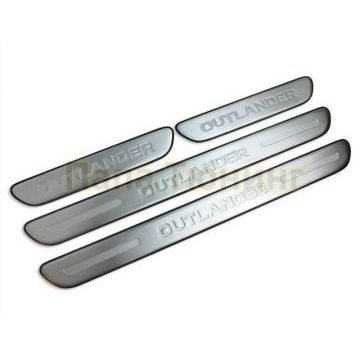 Накладки на дверные пороги 4 части OEM Tuning для Mitsubishi Outlander 2015-