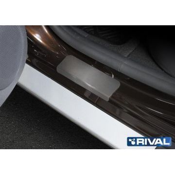 Накладки порогов Rival с надписью 4 штуки для Renault Duster 2011-