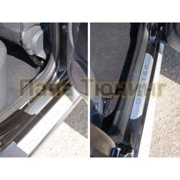 Накладки на пороги шлифованный лист надпись Duster ТСС для Renault Duster 2015- Накладки на пороги шлифованный лист надпись Duster ТСС для Renault Duster 2015-