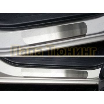 Накладки на пороги (лист шлифованный) ТСС для Toyota Hilux Black Onyx 2020-