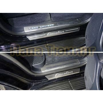 Накладки на пороги с гибом шлифованный лист надпись Executive 4 штуки ТСС для Toyota Land Cruiser 200 Executive 2016-