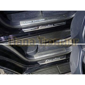 Накладки на пороги с гибом зеркальный лист надпись Executive 4 штуки ТСС для Toyota Land Cruiser 200 Executive 2016-