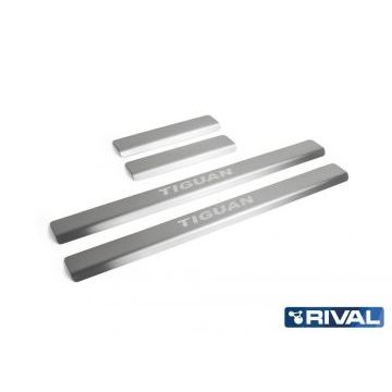 Накладки порогов Rival с надписью 4 штуки для Volkswagen Tiguan 2016-
