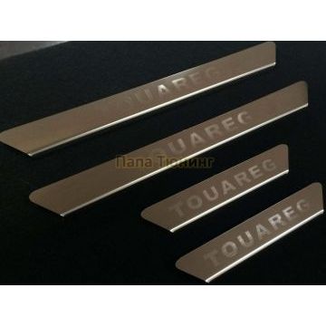 Накладки на пороги зеркальные надпись Touareg ТСС для Volkswagen Touareg 2014-2017