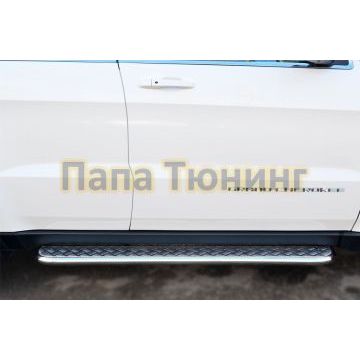Пороги с площадкой алюминиевый лист d42 РусСталь для Jeep Grand Cherokee 2013-