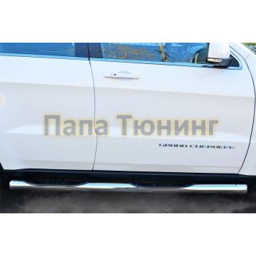 Защита штатных порогов d76 с накладкой вариант 3 РусСталь для Jeep Grand Cherokee 2013-