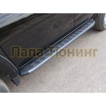 Пороги алюминиевые ТСС с накладкой серебристые для Mitsubishi L200 2015-2019 Пороги алюминиевые ТСС с накладкой серебристые для Mitsubishi L200 2015-2019