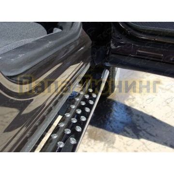 Пороги труба овальная с проступью 75х42 мм ТСС для Subaru Forester SJ 2013-2016